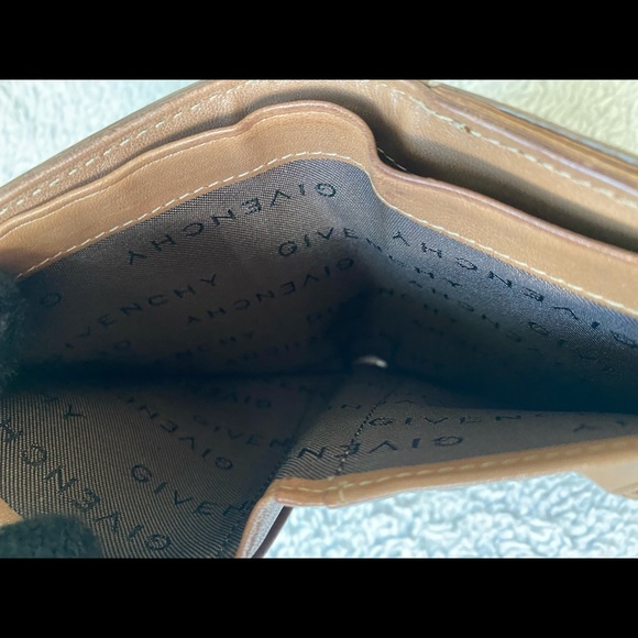 AUTHENTIC BIFOLD GIVENCHY WALLET - Picture 12 of 16